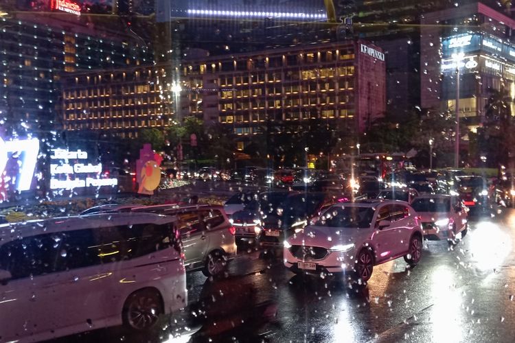 pengendara sepeda motor, jalan, pengendara motor, Video Viral, Jalan Sudirman-Thamrin Jadi Arena Nongkrong & Balap Liar