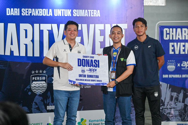 Persib Bandung, APPI, Thom Haye, Eliano Reijnders, Adhitia Putra Herawan, I.League, Persib dan APPI Lelang Jersey Thom Haye, Himpun Dana untuk Sumatra