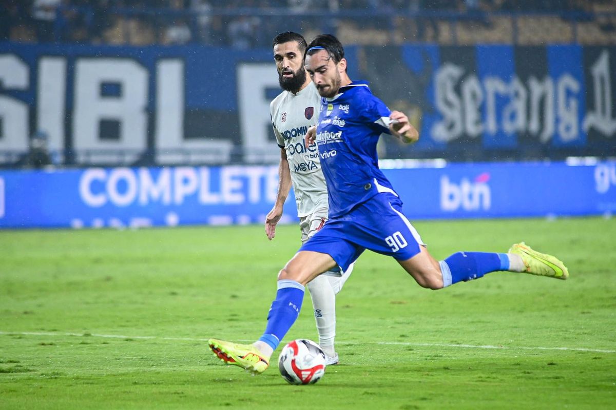 Persib Bandung, Persita Tangerang, Andrew Jung, Hasil Persib Vs Persita 1-0: Gol Andrew Jung Pastikan Maung Kokoh di Puncak