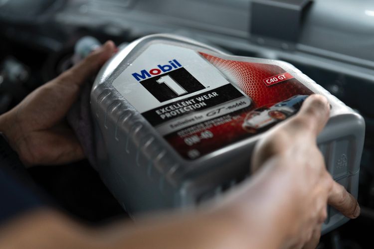 oli palsu, mobil, oli mobil, Cara Mudah Deteksi Oli Palsu Sejak Awal