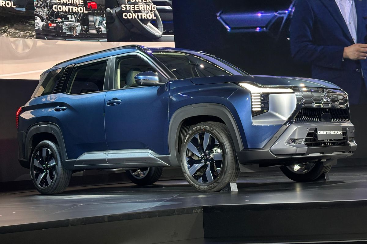 Mitsubishi Destinator, penjualan global, SUV tiga baris, GIIAS 2025, Mitsubishi Destinator: Target Penjualan 50.000 Unit Per Tahun