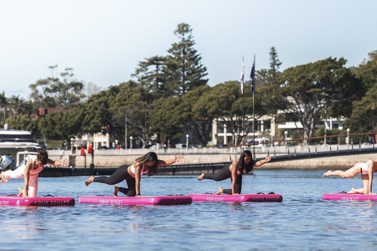 ibu hamil, floating yoga, floating yoga adalah, floating yoga terdekat, floating yoga jakarta, syarat floating yoga, 2 Kondisi yang Tidak Dianjurkan Ikut Floating Yoga, Jangan Asal Ikut
