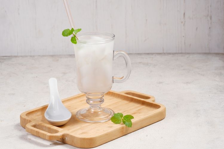 alpukat, Tak Cuma Jus, Ini 10 Olahan Alpukat dari Puding hingga Es Krim, 1. Puding alpukat, 2. Sushi timun dan alpukat, 3. Es krim alpukat, 4. Alpukat smoothie bowl, 5. Jus alpukat susu kedelai, 6. Roti alpukat