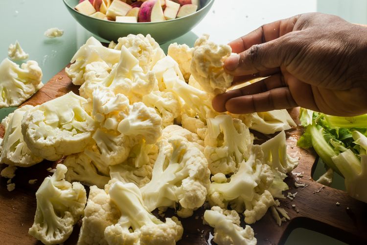 jenis diet, diet yang salah, diet yang dihindari, 8 Jenis Diet yang Sebaiknya Tidak Anda Ikuti, Menurut Ahli Gizi, 1. Diet alkaline, 2. Diet sup kol, 3. Diet HCG, 4. Master cleanse, 5. Diet tanpa gula sama sekali, 6. Diet karnivora, 7. Diet jus seledri, 8. Whole30