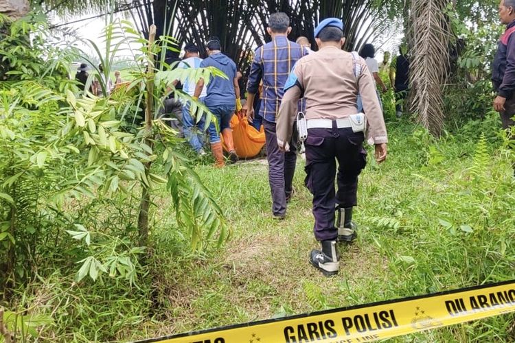 Lampung, Lampung Tengah, pembunuhan di Lampung, kekasih gelap, siswi SMA tewas, pembunuhan Lampung Tengah, diminta belikan iPhone, siswi SMA dibunuh pacar gelap, Pria Beristri Bunuh Siswi SMA di Lampung Tengah, Polisi Ungkap Motifnya, Kronologi Pembunuhan Siswi SMA di Lampung Tengah, Penemuan Jasad Korban, Upaya Bunuh Diri Pelaku, Korban Sebelumnya Dilaporkan Hilang