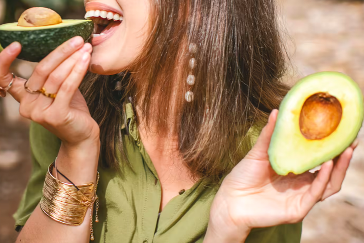 Mengunyah, mengunyah, mengunyah makanan, cara mengunyah makanan yang benar, cara mengunyah makanan, Pentingnya Mengunyah Makanan dengan Benar, Awas Dampaknya Buruk Jika Salah, Mengapa mengunyah penting untuk pencernaan?, Berapa kali makanan harus dikunyah?, Dampak jangka panjang jika tidak mengunyah dengan baik, Cara mengunyah makanan yang benar, Tips tambahan untuk membentuk kebiasaan mengunyah sehat