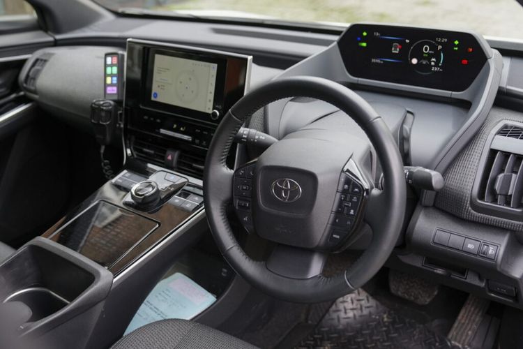 Urban Cruiser EV, Toyota, bZ4X, Crossover listrik, Selisih Rp 40 Juta, Ini Perbandingan Toyota Urban Cruiser EV dan bZ4X