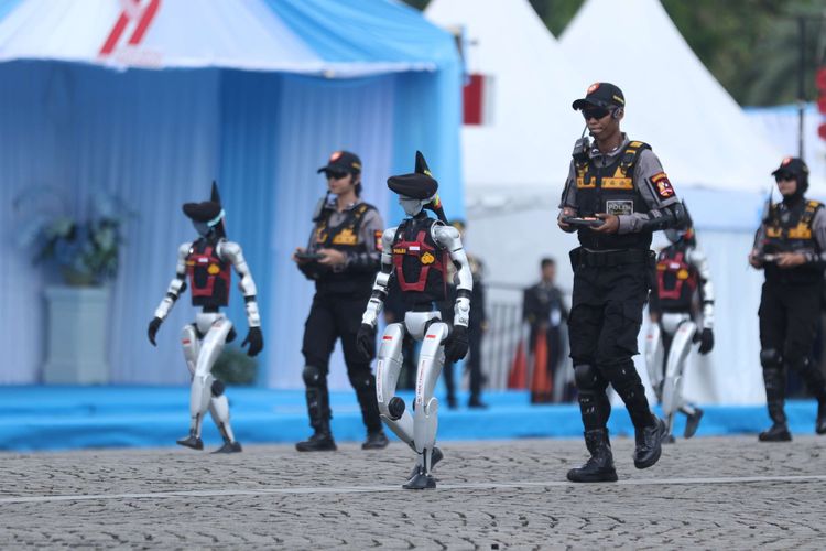 Kapolri, Jenderal Listyo Sigit Prabowo, robot polisi, robodog, HUT ke-79 Bhayangkara, anggaran negara, Robot Humanoid, Robodog, robot humanoid, Robot Polisi, kapolri, HUT Ke-79 Bhayangkara, Pamer Robot Polisi Rp 3 Miliar di Monas, Kapolri Klaim Hanya Uji Coba Tak Gunakan Anggaran Negara, Baca juga: , Apa Saja Jenis Robot yang Dipamerkan?, Siapa yang Mengembangkan Robot-robot Ini?, Apa Fungsi Robot Polisi ke Depan?