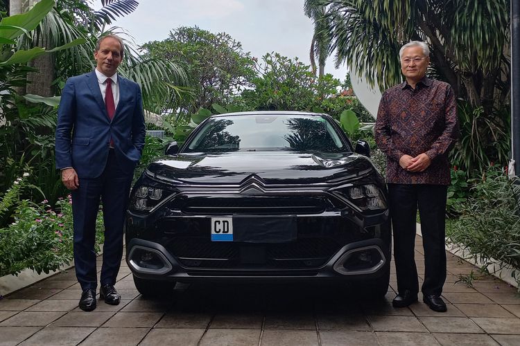 Citroen, E-C4, Mobil listrik, mobil listrik, mobil dinas, duta besar perancis, e-C4, Spesifikasi Citroen E-C4 Milik Dubes Perancis di Indonesia