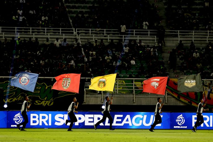 Jawa Timur, budaya, tradisional, Super League 2025-2026, BERITA FOTO - Semangat Baru Sepak Bola Indonesia, Super League 2025-2026 Resmi Dibuka di Surabaya