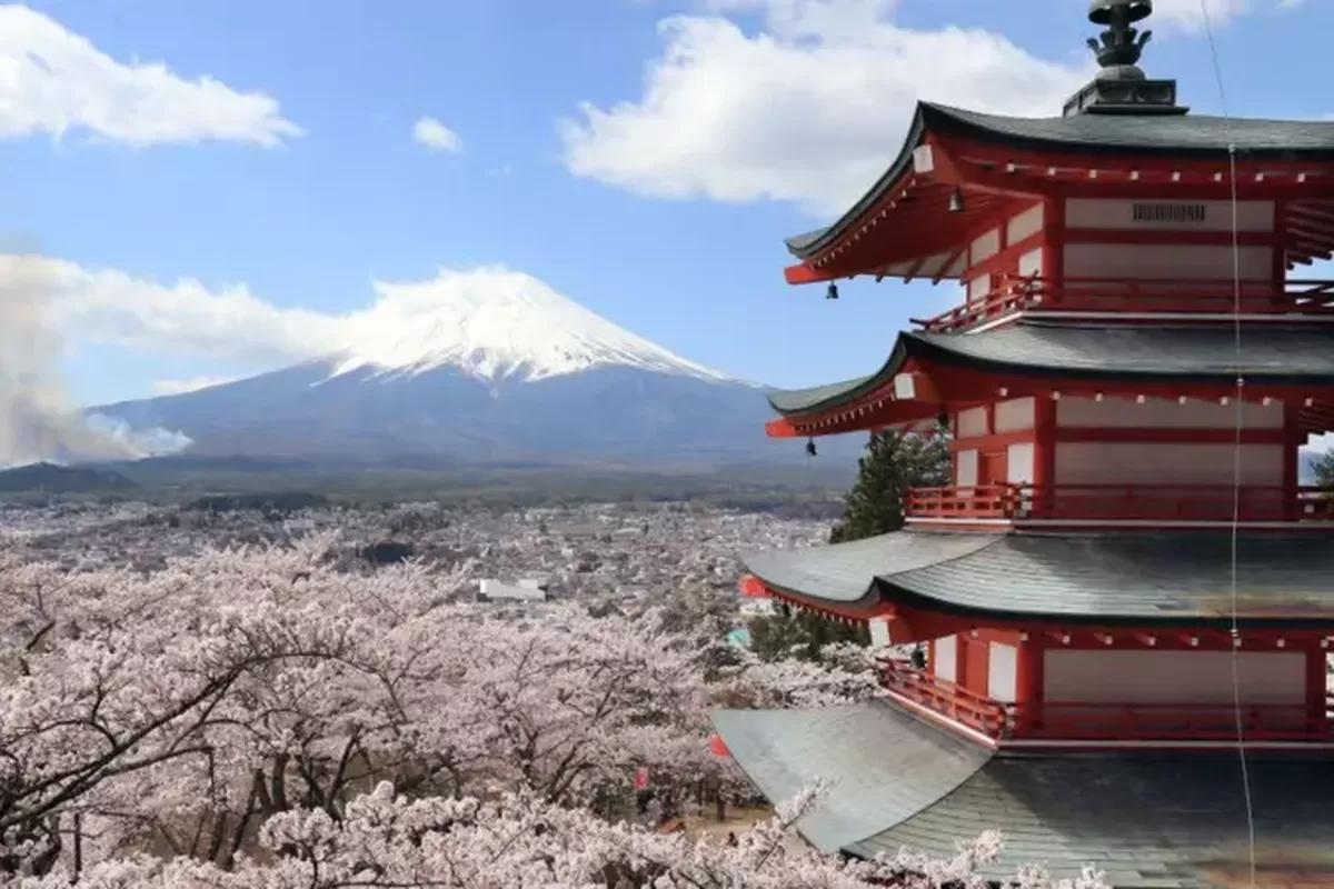 Jepang, Gunung Fuji, Kereta Wisata Gunung Fuji Khusus Turis Mulai Beroperasi, Tertarik Coba?