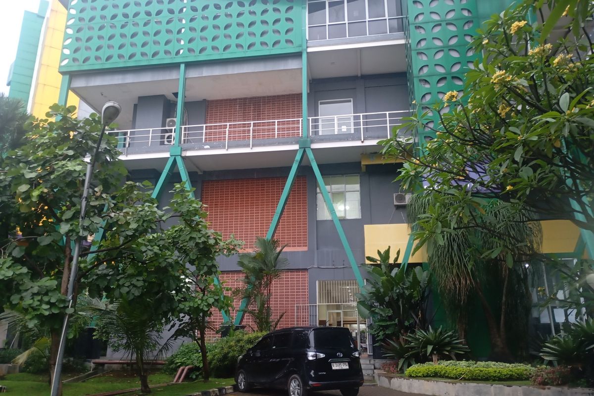 Universitas Pakuan, Unpak, universitas pakuan, mahasiswa jatuh, berita bogor hari ini, berita bogor, unpak, mahasiswi unpak jatuh, mahasiswa jatuh di kampus, info bogor, Kronologi Mahasiswi Universitas Pakuan Jatuh dari Lantai 3, Korban Belum Sadarkan Diri