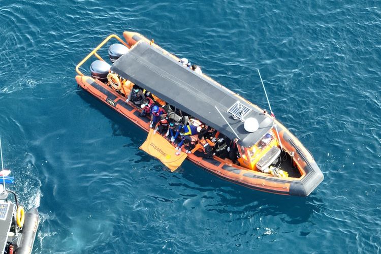 kapal wisata KM Putri Sakinah, Korban Kapal Tenggelam di Labuan Bajo Ditemukan, Diduga Pelatih Valencia B