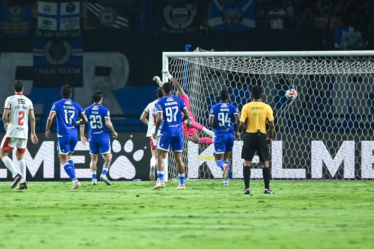 Persib, Arema FC, Persib vs Arema FC, Marc Klok, Borneo FC, Dewa United, Super League, Persib Vs Arema FC: I League Ubah Waktu Pertandingan Jadi Pukul 15.30 WIB