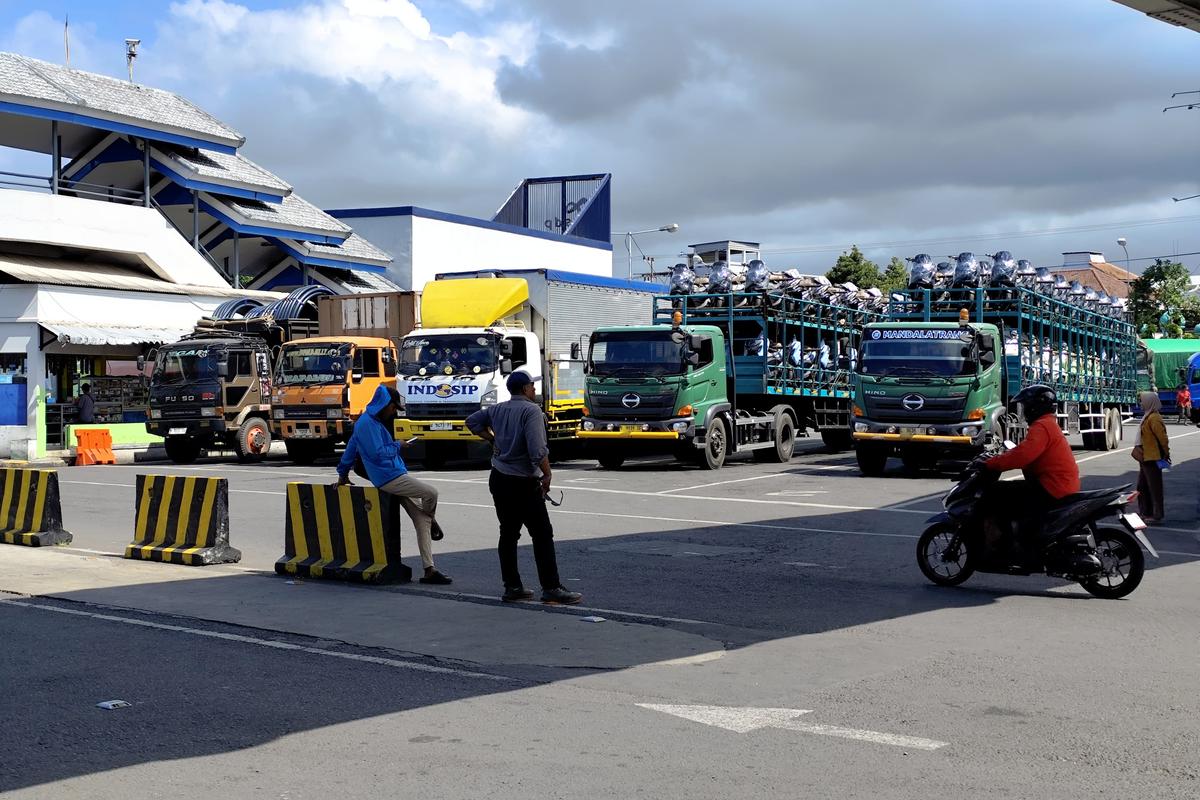 Selat Bali, KMP Tunu Pratama Jaya, selat bali, KMP Tunu Pratama Jaya Tenggelam, KMP Tunu Pratama Jaya tenggelam di selat Bali, tenggelamnya kmp tunu pratama jaya, tenggelamnya kmp tunu pratama jaya di selat bali, Kapal Tenggelam di Selat Bali, Penyeberangan Ketapang-Gilimanuk Normal