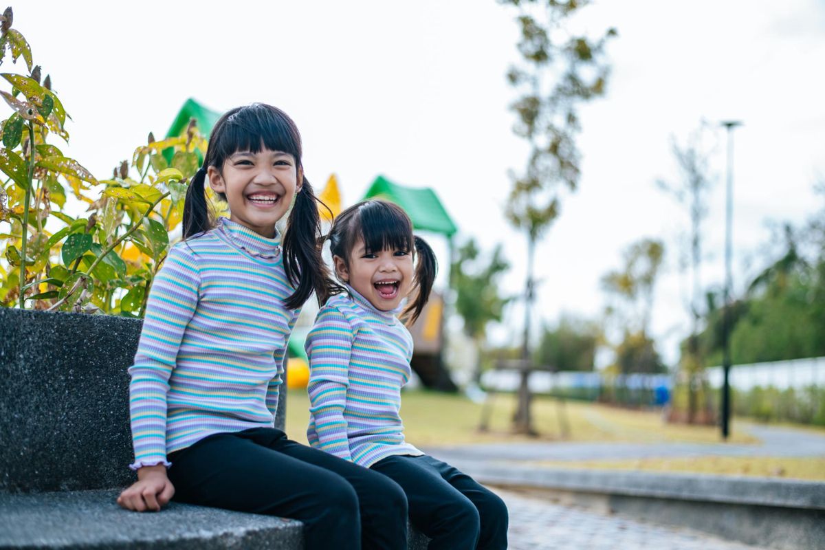 Bukan Cuma Pintar, Ini Kunci Anak Tumbuh Tangguh yang Sering Lupa Diajarkan Orangtua, 1. Biarkan anak menikmati emosinya, 2. Beri ruang untuk memaknai dunia batinnya, 3. Pahami perbedaan berkembang dan beradaptasi, 4. Berhenti menilai dan mulailah memerhatikan, 5. Tidak semua momen membutuhkan respons