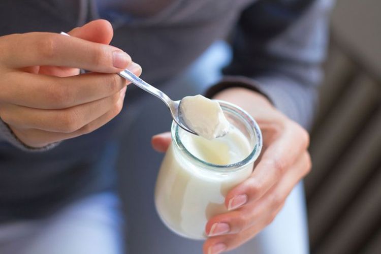 lawan rasa kantuk tanpa kopi, cara tidak ngantuk tanpa kopi, cara supaya tidak ngantuk tanpa kopi, cara mencegah ngantuk tanpa kopi, cara atasi ngantuk tanpa kopi, cara tidak ngantuk tanpa minum kopi, 7 Tips Lawan Kantuk Tanpa Kopi atau Kafein, Rajin Bergerak, 1. Minum air mineral, 2. Makan camilan sehat, 2. Jangan lewatkan sarapan dan makan teratur, 3. Rajin bergerak, 4. Mendapat sinar matahari, 5. Istirahat sejenak dari layar laptop dan ponsel, 6. Power nap, 7. Habiskan waktu di alam