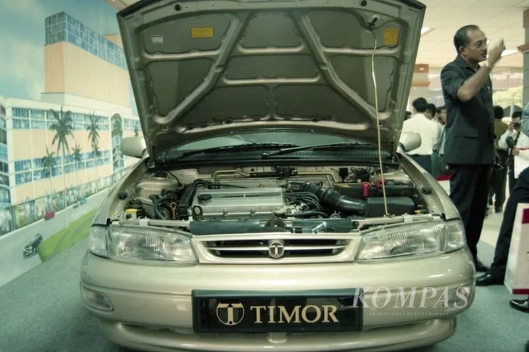 otomotif, Prabowo, mobil nasional, industri otomotif, Timor, kendaraan bermotor, presiden prabowo subianto, mobil nasional indonesia, Cerita Timor: Mimpi Mobil Nasional yang Lahir Terlalu Cepat,  Timor S515i, Awal yang Megah,  Generasi pertama sedan Kia Sephia 1995 alias Timor S15., Belajar dari Sejarah, Butuh Mitra dan Pembimbing, Menatap Babak Baru