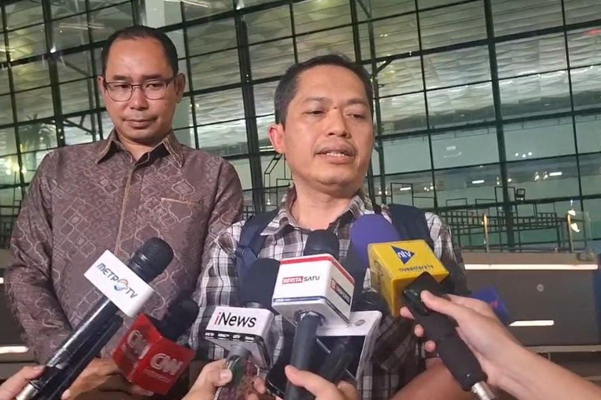 konflik iran israel, evakuasi WNI di Iran, cerita evakuasi WNI dari Iran, penerbangan menuju iran, Kisah Evakuasi Hidayat, Selamat dari Bayang-bayang Rudal Israel di Iran, Situasi konflik mencekam di Iran, Proses evakuasi dimulai, Penerbangan terhambat, Rencana kembali ke Iran