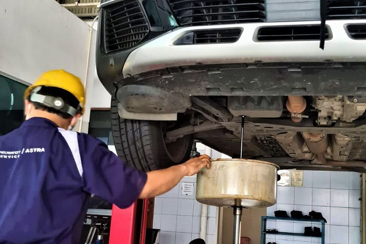 pelumas, harga oli mesin, Daftar Harga Oli Mesin Mobil Januari 2026