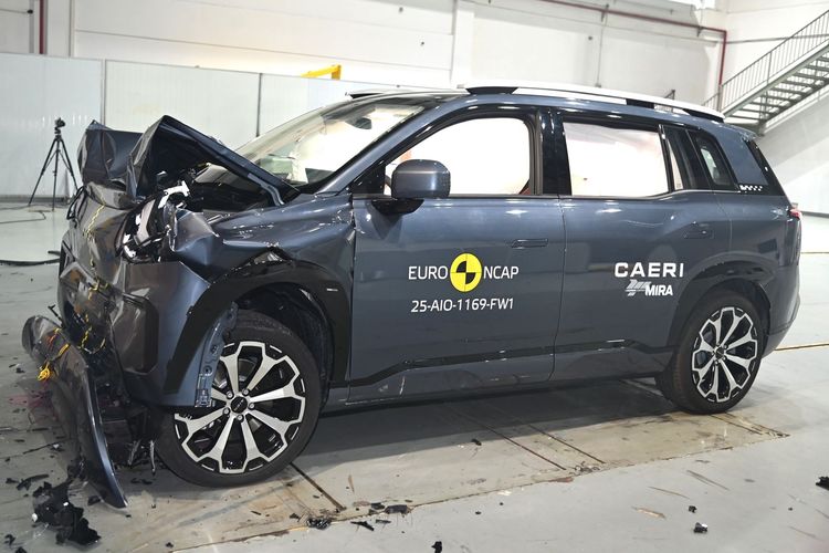 tes tabrak, mobil listrik, Euro NCAP, New Car Assesment Program, Aion, Aion V, AION V Raih Nilai Tinggi dalam Tes Tabrak Euro NCAP