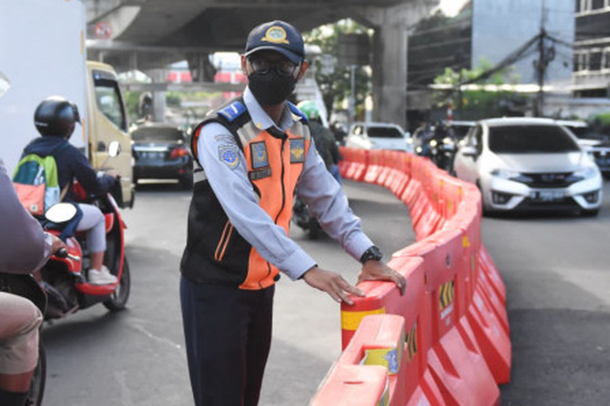 Dinas Perhubungan, Lebak Bulus, arus lalu lintas, jakarta selatan, rekayasa lalu lintas, sistem satu arah, Uji Coba Sistem Satu Arah di Lebak Bulus Berlaku Hari Ini