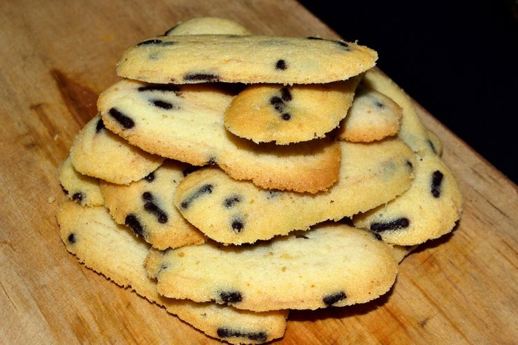 kue kering, resep, 6 Resep Kue Kering Khas Lebaran yang Paling Dicari dan Mudah Dibuat, 1. Nastar , 2. Cokelat Cornflakes , 3. Lidah Kucing, 4. Sagu Keju , 5. Kue Kacang Tanah, 6. Putri Salju 