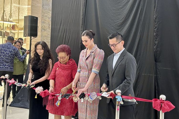Kementerian Pariwisata, Menteri Pariwisata, Senayan City, wastra nusantara, Widiyanti Putri Wardhana, Menteri Pariwisata Widiyanti Putri Wardhana, fashion indonesia, senayan city fashion nation, senayan city fashion nation 19th, Menteri Widiyanti Sebut Wastra Nusantara Jadi Daya Tarik Turis Asing