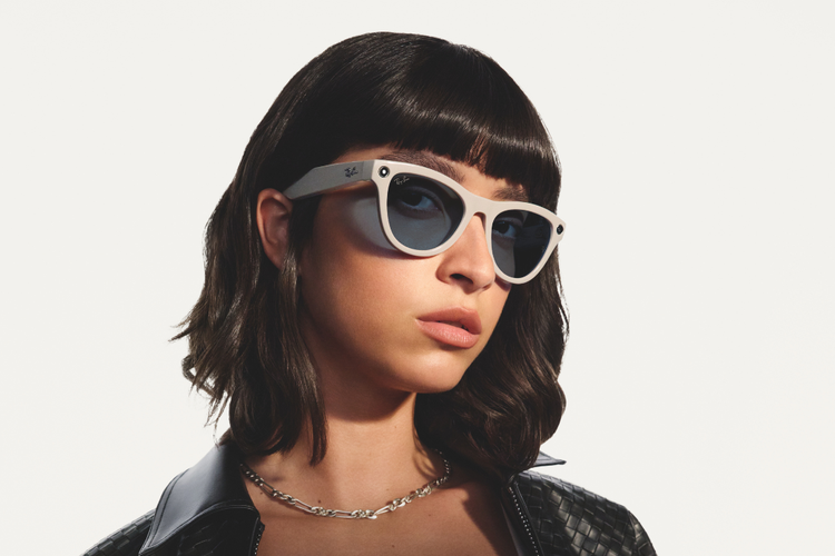 Meta, Ray-Ban, meta, Kacamata AI, Meta Beli Saham Induk Ray-Ban Rp 61 Triliun demi Bikin Kacamata AI