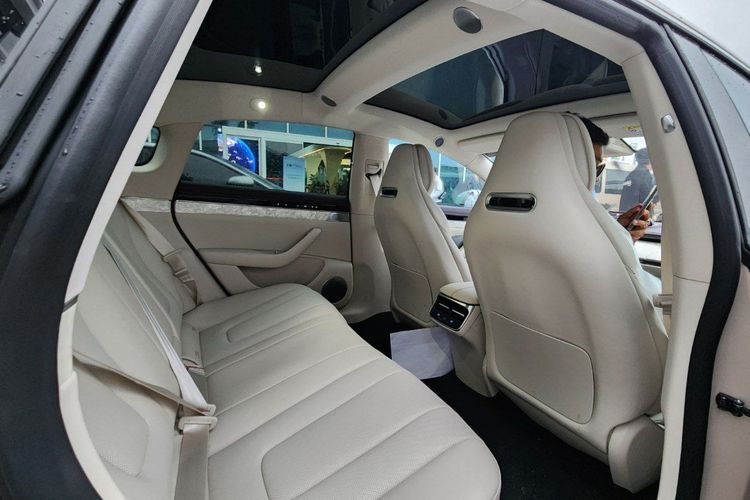 pasar indonesia, sedan, Chery, Luxeed S7, Mengapa Chery Belum Tertarik Pasarkan Sedan di Indonesia?