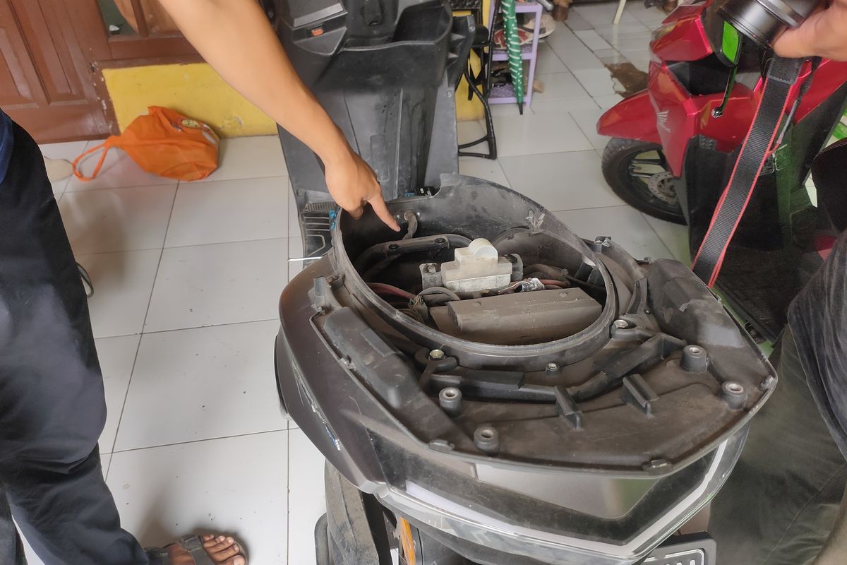 Bengkel Motor Listrik, limbah baterai, Tantangan Bengkel Motor Listrik: Suku Cadang & Limbah Baterai
