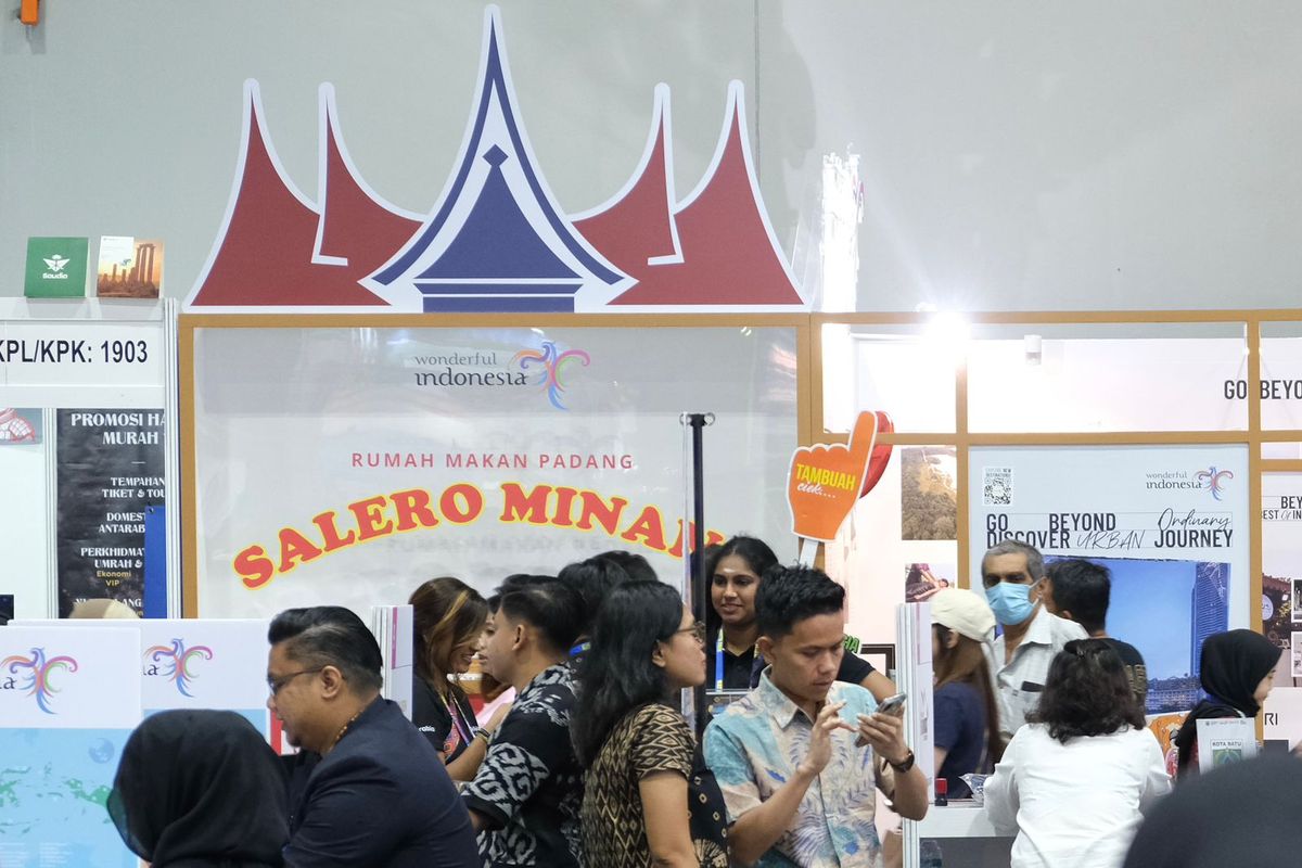 Kemenparekraf, rumah makan padang, matta fair 2025, turis malaysia jatuh di rinjani, Tarik Turis Malaysia, Kemenpar Hadirkan Rumah Makan Padang di Matta Fair 2025