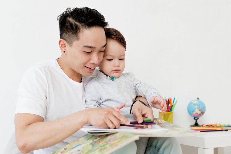 gaya pengasuhan, pola asuh, parenting, Dulu Pola Asuh Keras Dianggap Wajar, Kini Mengapa Berubah? Ini Penjelasan Psikolog