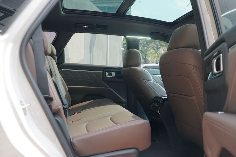 Eksion, kabin, interior, fitur, Bedah Tipis Interior Wuling Eksion, Pilihan Baru SUV 7-Seater