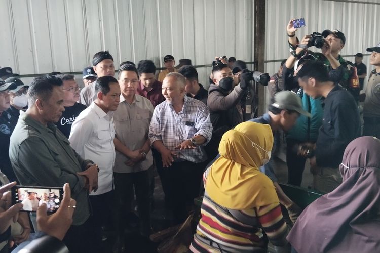 insinerator, sampah, Hanif Faisol Nurofiq, Menteri LH Minta Pemkot Bandung Tak Gunakan Insinerator untuk Olah Sampah, Apa Alasannya?, Risiko Emisi Insinerator bagi Kesehatan, Dorongan Gunakan Metode RDF, Rencana Penambahan Insinerator di Bandung, Menteri LH Dorong Penegakan Hukum Pengelolaan Sampah, Kewenangan Daerah dan Contoh Penanganan Sampah
