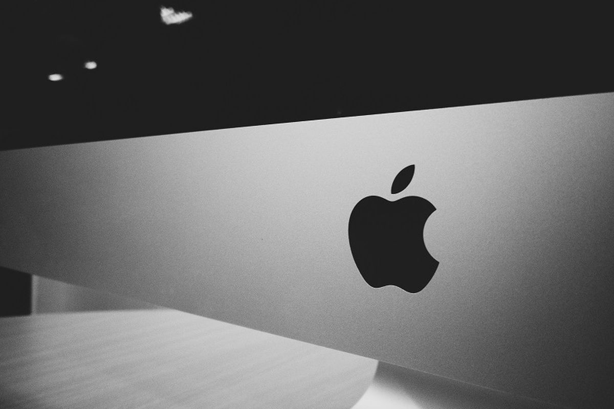 Steve Jobs, apple, microsoft, nama, sejarah, Perjalanan Bisnis Apple, Pernah Hampir Bangkrut dan Diselamatkan Microsoft, Perjalanan logo Apple dari masa ke masa, Jual mobil demi memulai usaha, Kelahiran Macintosh, Diselamatkan Microsoft, iMac membalik peruntungan Apple, Jadi perusahaan terkaya di dunia