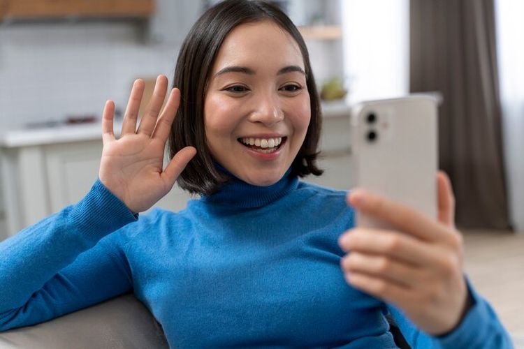 love scamming, penipuan cinta, love scam, penipuan asmara, Love scamming, penipuan cinta online, cara menccegah love scam, cara mencegah love scamming, mencegah love scamming, 6 Cara Mencegah Love Scamming, Batasi Informasi Diri di Media Sosial, 1. Batasi unggahan informasi pribadi di media sosial, 2. Hati-hati dengan rayuan yang terlalu manis, 3. Segera verifikasi identitas, 4. Hindari berikan informasi keuangan, 5. Libatkan orang terdekat, 6. Jangan ragu hentikan hubungan dan laporkan