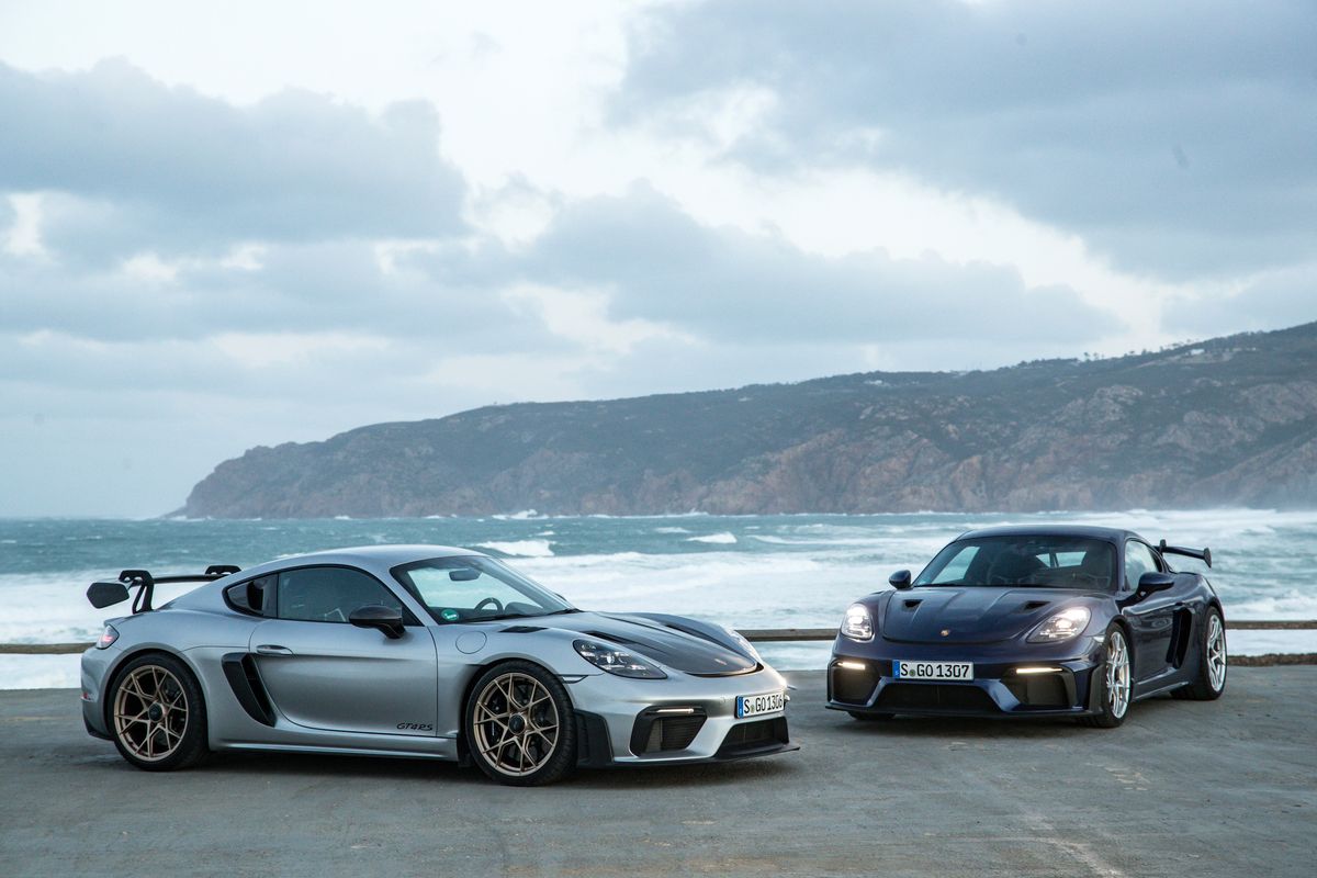 Toyota Rush, Porsche Cayman GT4 RS, mobil sport, Kecelakaan Tol Sidoarjo, Porsche Tabrak Rush di Sidoarjo: Simak Spesifikasi Cayman GT4 RS