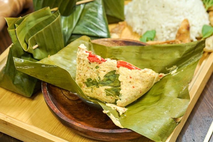 tahu, ide olahan tahu, Tahu cabe garam, resep, Sup tahu, Tahu saus tiram, Pepes tahu, Sapo tahu, 10 Ide Olahan Tahu Lezat untuk Menu Sehari-hari, 1. Tahu cabe garam, 2. Bola tahu keju, 3. Tahu berontak isi daging, 4. Sup tahu ala Chinese food, 5. Tahu saus tiram, 6. Mun tahu, 7. Tumis tahu bawang merah, 8. Pepes tahu udang, 9. Sapo tahu ala Chinese food, 10. Bola tahu kukus