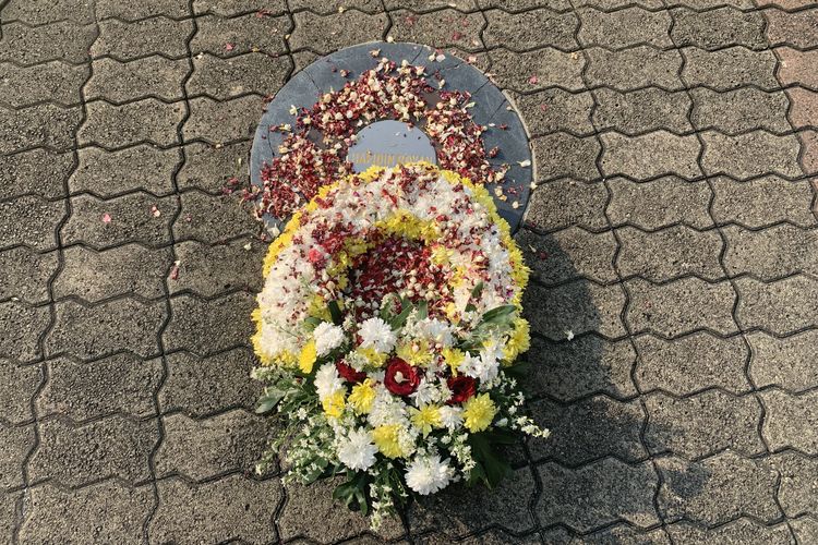 Museum Tragedi 12 Mei 1998, Museum Tragedi 12 Mei, Aktivitas di Museum Tragedi 12 Mei 1998, museum tragedi 12 mei 1998 universitas trisakti, lokasi Museum Tragedi 12 Mei 1998, museum tragedi 12 mei, ada apa saja di Museum Tragedi 12 Mei 1998, aktivitas di Museum Tragedi 12 Mei 1998, 5 Aktivitas di Museum Tragedi 12 Mei 1998, Mengenal Pejuang Reformasi, 1. Melihat kronologi peristiwa 12 Mei 1998, 2. Menonton cuplikan peristiwa 12 Mei 1998, 3. Membaca profil pejuang reformasi, 4. Melihat barang terakhir para korban, 5. Melihat spot bersejarah di luar museum