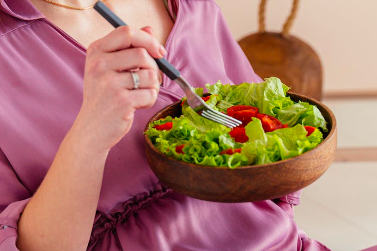 menurunkan berat badan, berat badan, aturan diet, diet ketat, Ahli Gizi Ini Berhasil Turun Berat Badan 14 Kg Tanpa Diet Ketat dan Tak Fokus pada Timbangan, Diet ketat sejak remaja, Pola membatasi dan makan berlebihan, Berhenti fokus pada timbangan, Olahraga untuk kesehatan, bukan berat badan