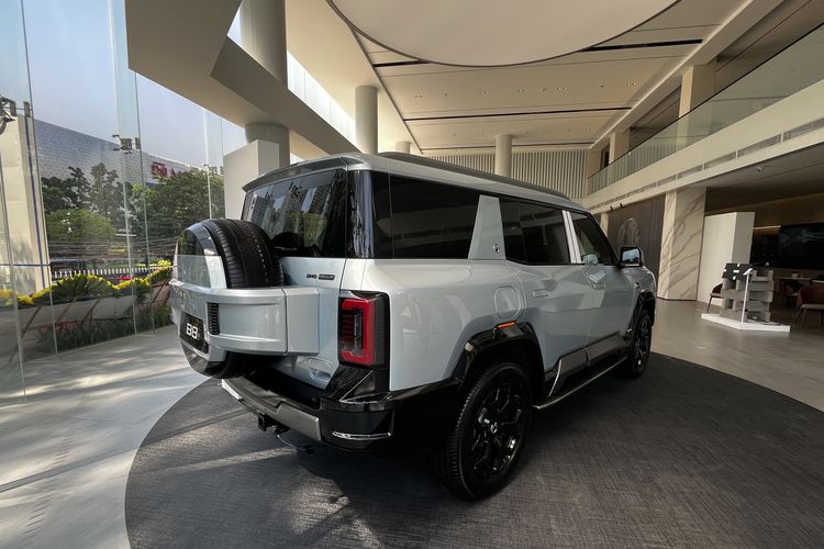 Denza B8, Spesifikasi Denza B8: SUV Hybrid Canggih