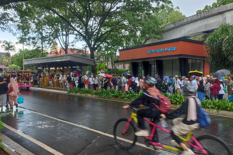 tari kecak di Taman Mini Indonesia Indah, tari kecak TMII, tari kecak di taman mini indonesia indah, tari kecak tmii, jadwal tari kecak di tmii, tari kecak di taman mini, jadwal pertunjukan tari kecak di taman mini, tarif menonton tari kecak di taman mini, kapan pertunjukan tari kecak di taman mini, Kapan Jadwal Tari Kecak di TMII?