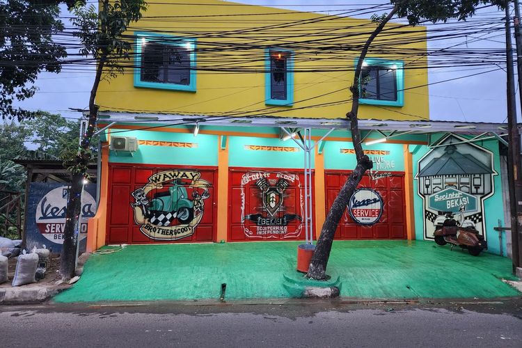 Vespa, Bekasi, jawa barat, bengkel vespa, Bengkel Vespa Bekasi, Tipu 63 Korban hingga Rp 1,5 Miliar, Bengkel Vespa Bekasi Kini Tutup, Ruko Jadi Jaminan Utang Bank, Dibujuk Kerja Sama, Janji Tak Pernah Terealisasi, AWP Akui Salah, Ruko Ternyata Sudah Jadi Jaminan Utang, Bengkel Vespa Bekasi Tutup dan Terbengkalai, Laporan Polisi dan Jumlag Korban Bertambah