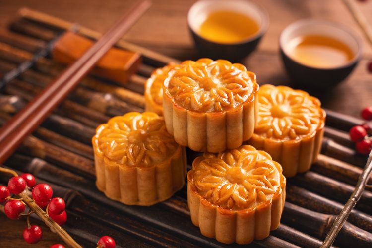 mooncake, kue bulan 2025, cara membuat kue bulan cina, membuat kue bulan, Banyak yang Salah! Begini Teknik Membungkus Isian Kue Bulan yang Tepat