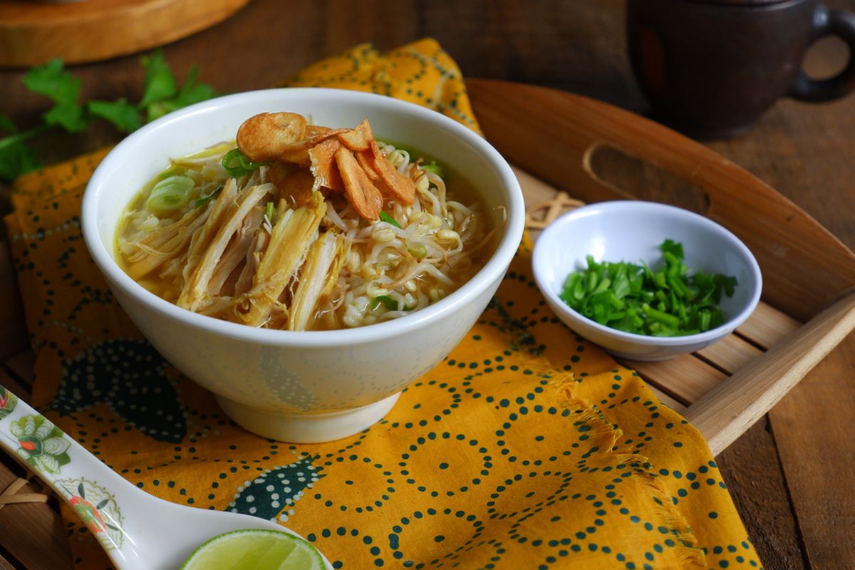 soto, asal usul soto, sejarah soto, sejarah Soto di nusantara, sejarah Soto di indonesia, asal usul soto di indonesia, Sejarah Soto di Nusantara, dari Jejak Tionghoa hingga Jadi Ikon Kuliner Indonesia, Jejak Asal-Usul Kata Soto, Peran Jeroan dalam Resep Awal Soto, Soto Sebagai Makanan Rakyat, Soto Masuk ke Buku Masak dan Rijsttafel