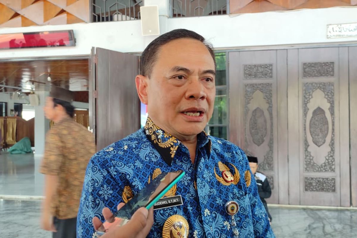 KPK OTT Bupati Pati Sudewo: Ini Profil, Harta Kekayaan, dan Jejak Kontroversinya, Apa yang diketahui soal OTT KPK di Pati?, Siapa sosok Bupati Pati Sudewo?, Bagaimana perjalanan karier Sudewo sebelum menjadi bupati?, Berapa harta kekayaan Sudewo?, Kebijakan apa saja yang menuai kontroversi?