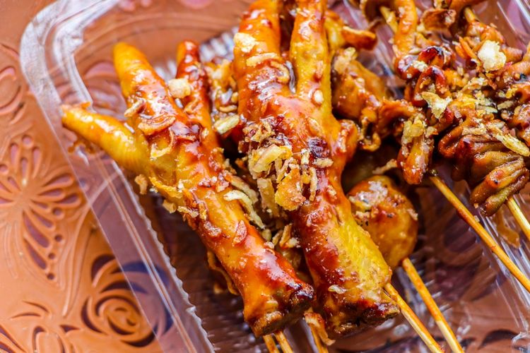 Makanan favorit orang Indonesia, makanan yang tidak disukai bule, makanan indonesia yang tidak disukai bule, 5 Makanan Favorit Orang Indonesia yang Tidak Disukai Turis Asing, Ada Durian, 1. Durian, 2. Ceker ayam, 3. Jeroan, 4. Cingur, 5. Petai