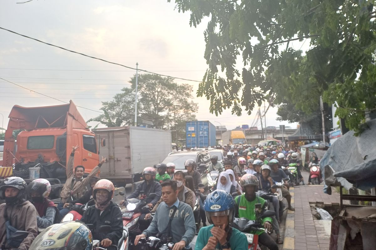 Polda Metro Jaya, bulan puasa, arus lalu lintas, Pergeseran Jam Macet di Jakarta Selama Bulan Puasa