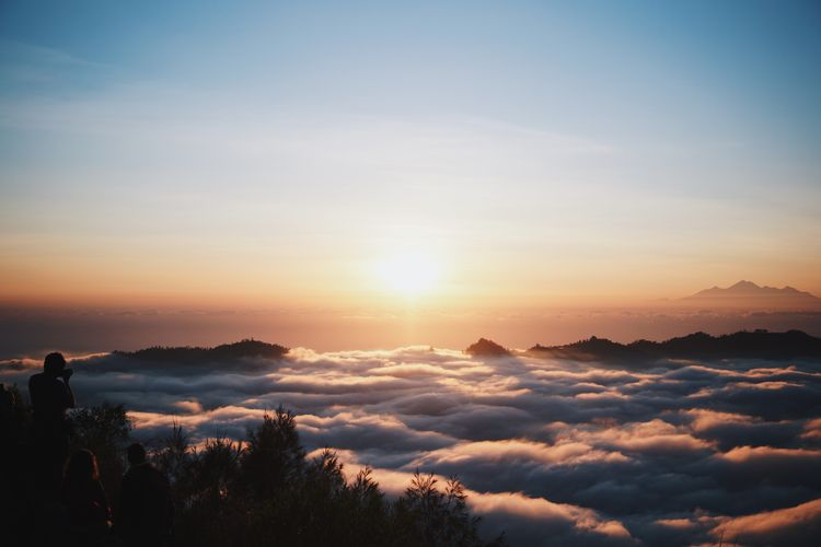 cuaca panas, tempat wisata, 5 Tips Liburan Nyaman Saat Cuaca Panas